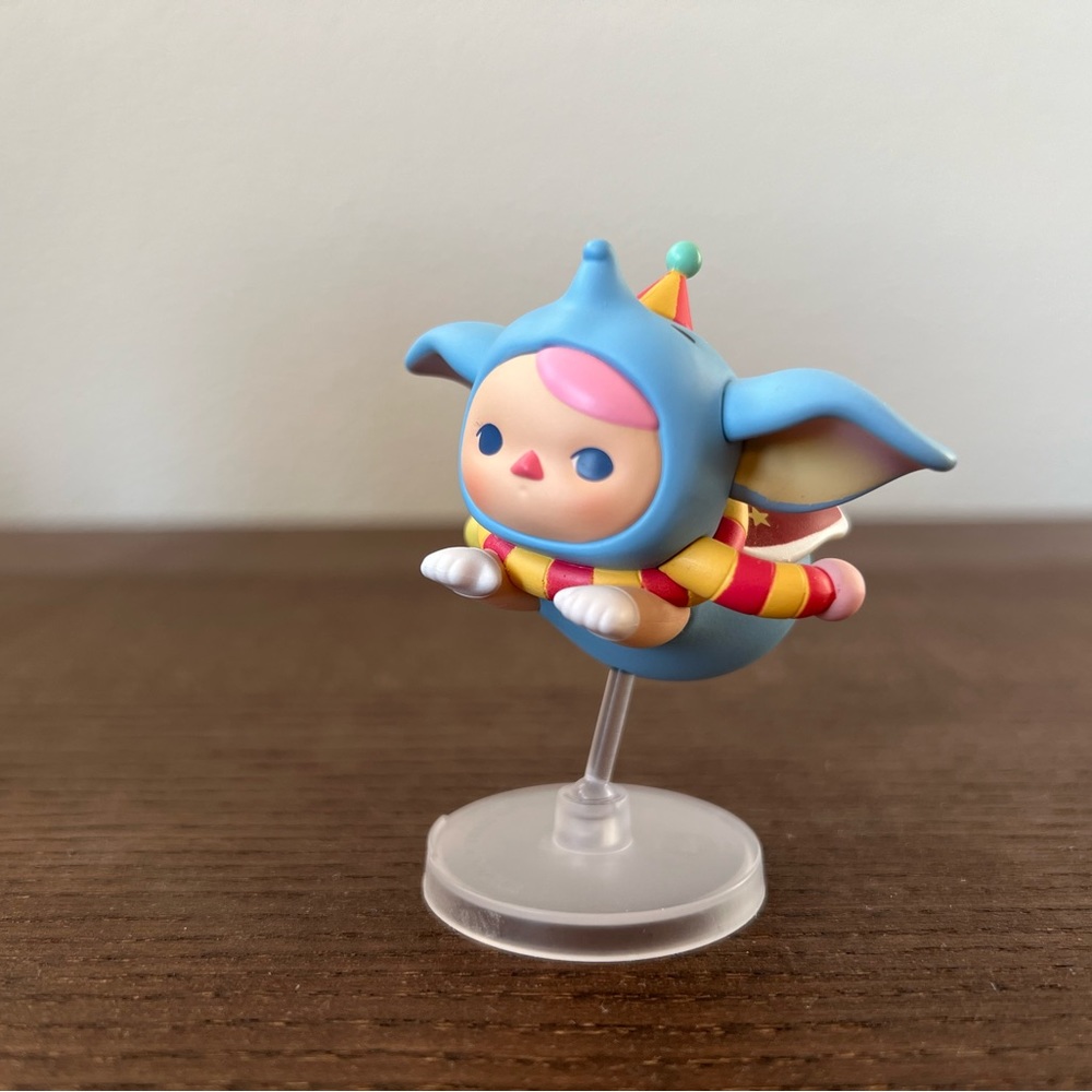 Pucky flying baby - flying elephant baby